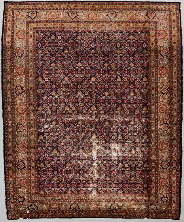 A CARPET, Antique West persian, ca 356,5  x 303,5 cm.