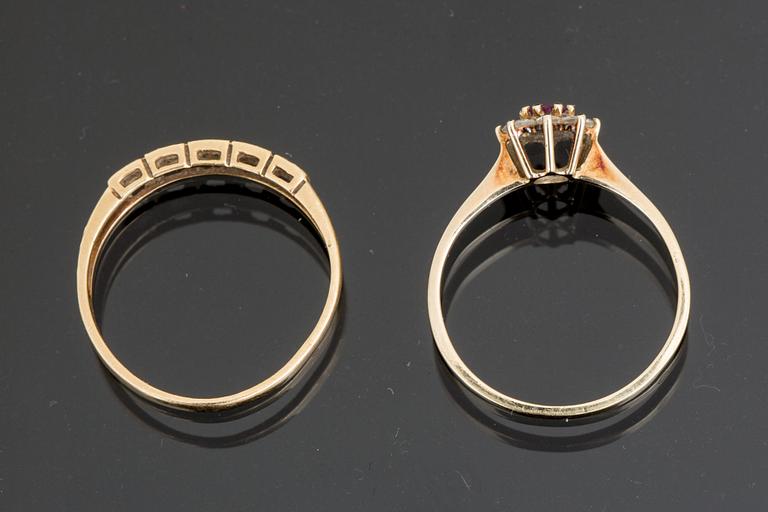 RINGAR, 2 st. 14 resp. 18 K guld med små diamanter. Vikt tot ca 1,5 gram.
