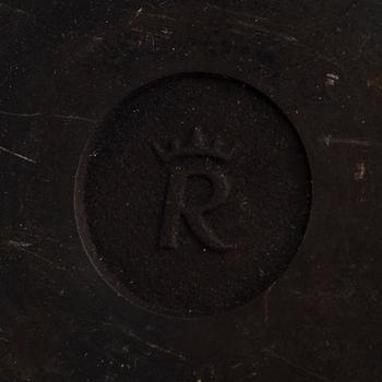 A cast iron pot, manufactured by Rosenlew in the 1960s-70s, Finland.