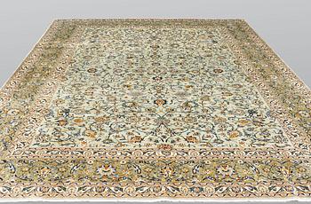 A carpet, Kashan, ca 396 x 314 cm.