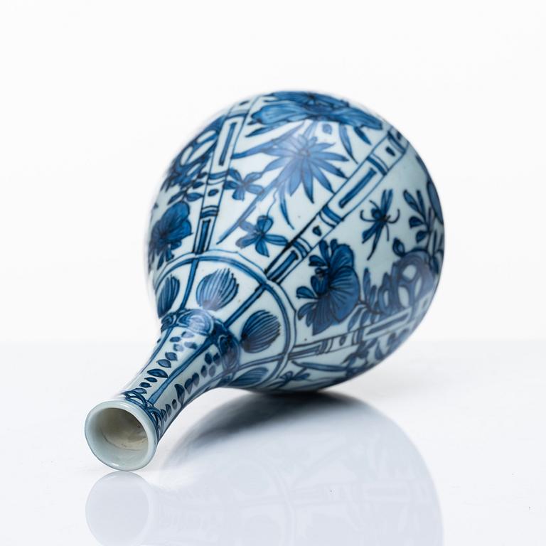Flaska, kraakporslin. Mingdynastin, Wanli 1572-1620).