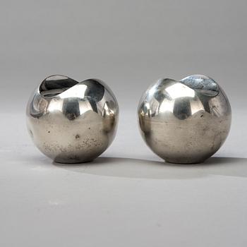 LJUSSTAKAR, ett par, silver, Timo Sarpaneva, Helsingfors 1961.