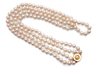 218. A PEARL COLLIER.