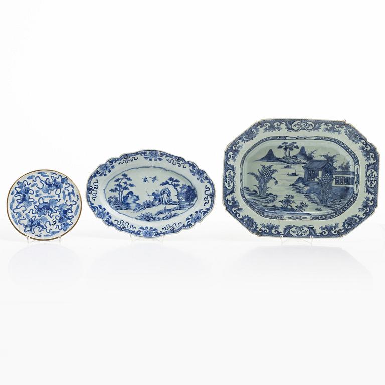 A group of eleven porcelain pieces, China, 18th-19th century.