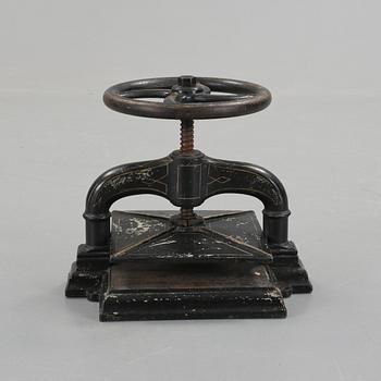 VÄXTPRESS, svärtat gjutjärn, sekelskiftet 1900.