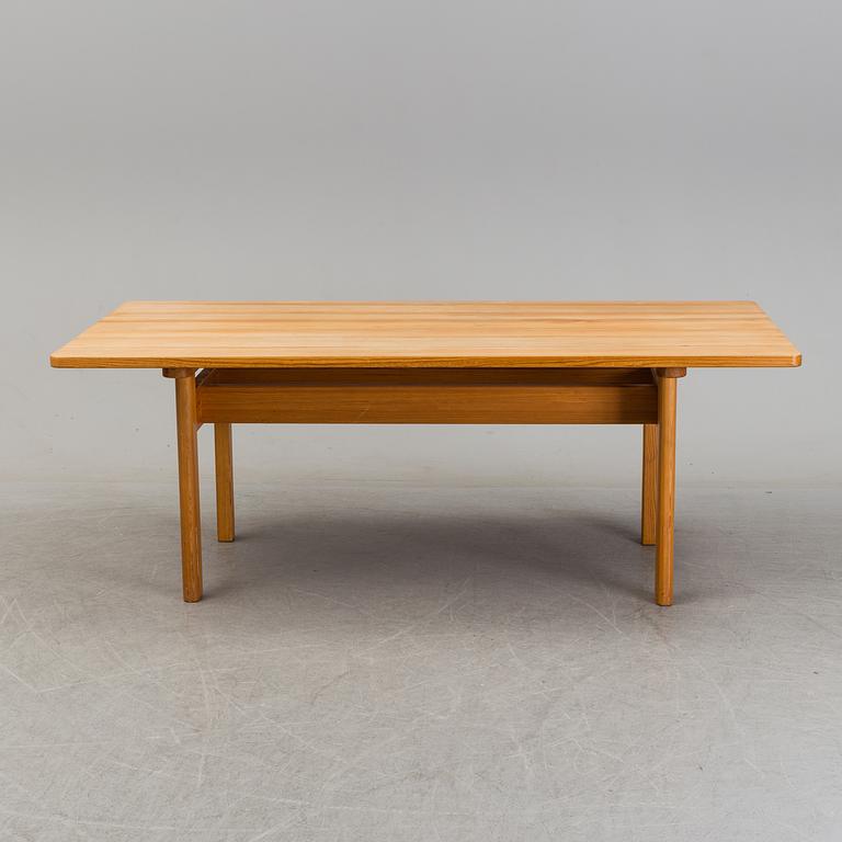 An "Asserbo" dinner table, designed by Børge Mogensen for Karl Andersson & Söner, second half of the 20th century.