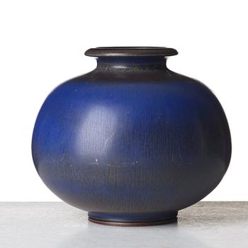 Berndt Friberg, a blue "rabbit's fur" glazed stoneware vase, Gustavsberg studio, Sweden 1960.