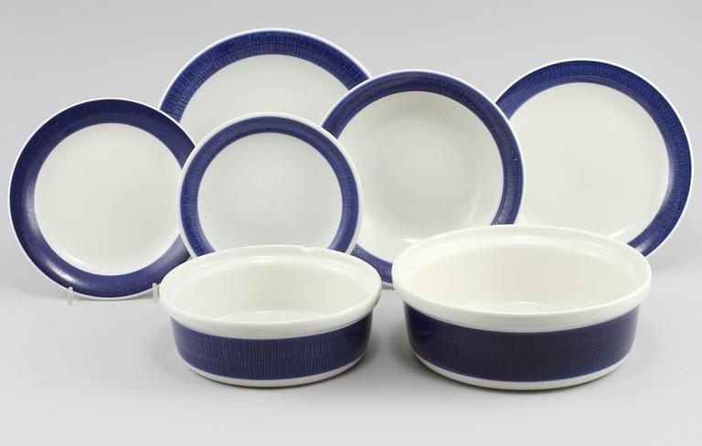 SERVISDELAR, 45 st, porslin, "Koka blå", Hertha Bengtsson, Rörstrand, 1956-88.
