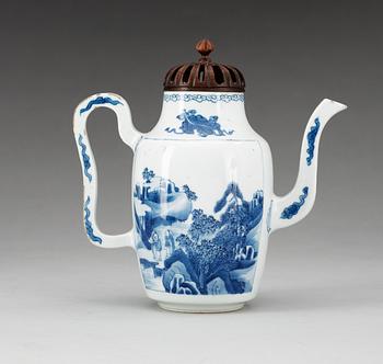 A blue and white ewer, Qing dynasty, Kangxi (1662-1722).