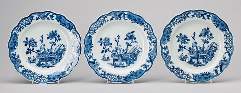 TALLRIKAR, 3 st, porslin, Kina, Qianlong, 1700-tal.