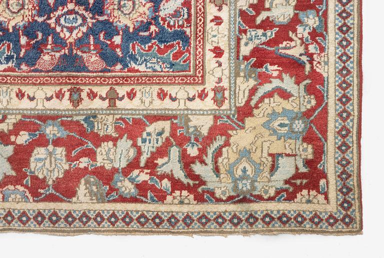 An antique cotton Agra of 'Ziegler Mahal' design, Northern India, c. 647 x 330 cm.