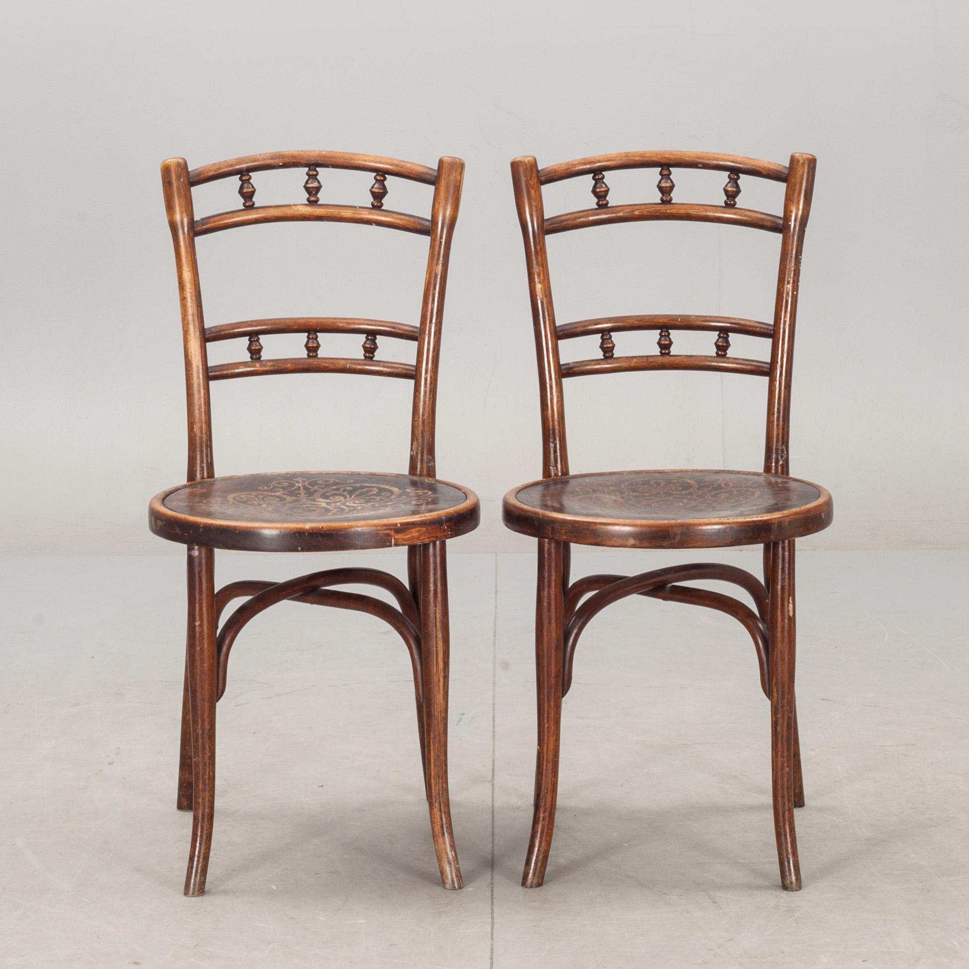 STOLAR, ett par, Thonet, Österrike, stämpelmärkta, 1900-talets första hälft.