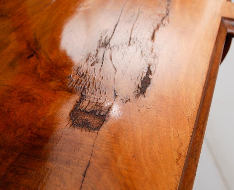 SPEGELSKÄNK, 1800-talets andra hälft.