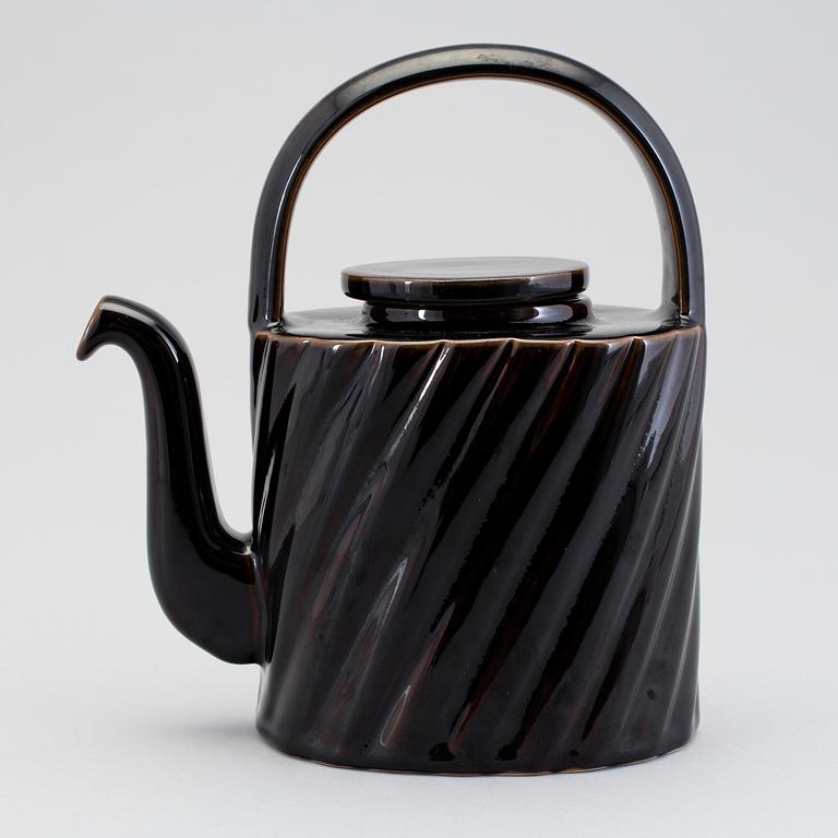 SIGNE PERSSON-MELIN, a stoneware tea pot, Höganäs, 1980s.