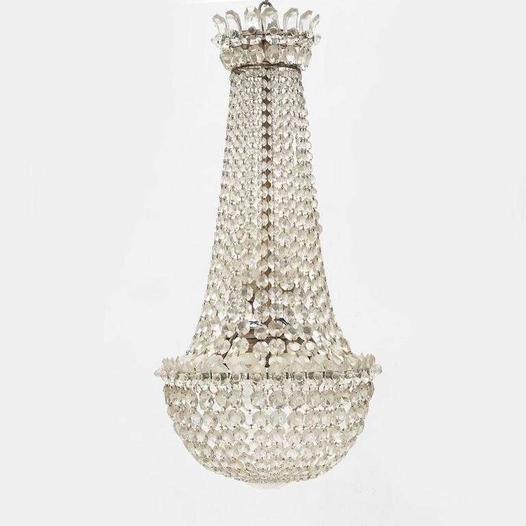 A chandelier, early 20th Century.