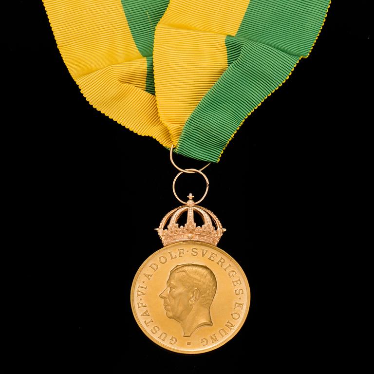 A Royal Swedish medal from the Kungliga patriotiska sällskapet. Weight ca 33 grams.