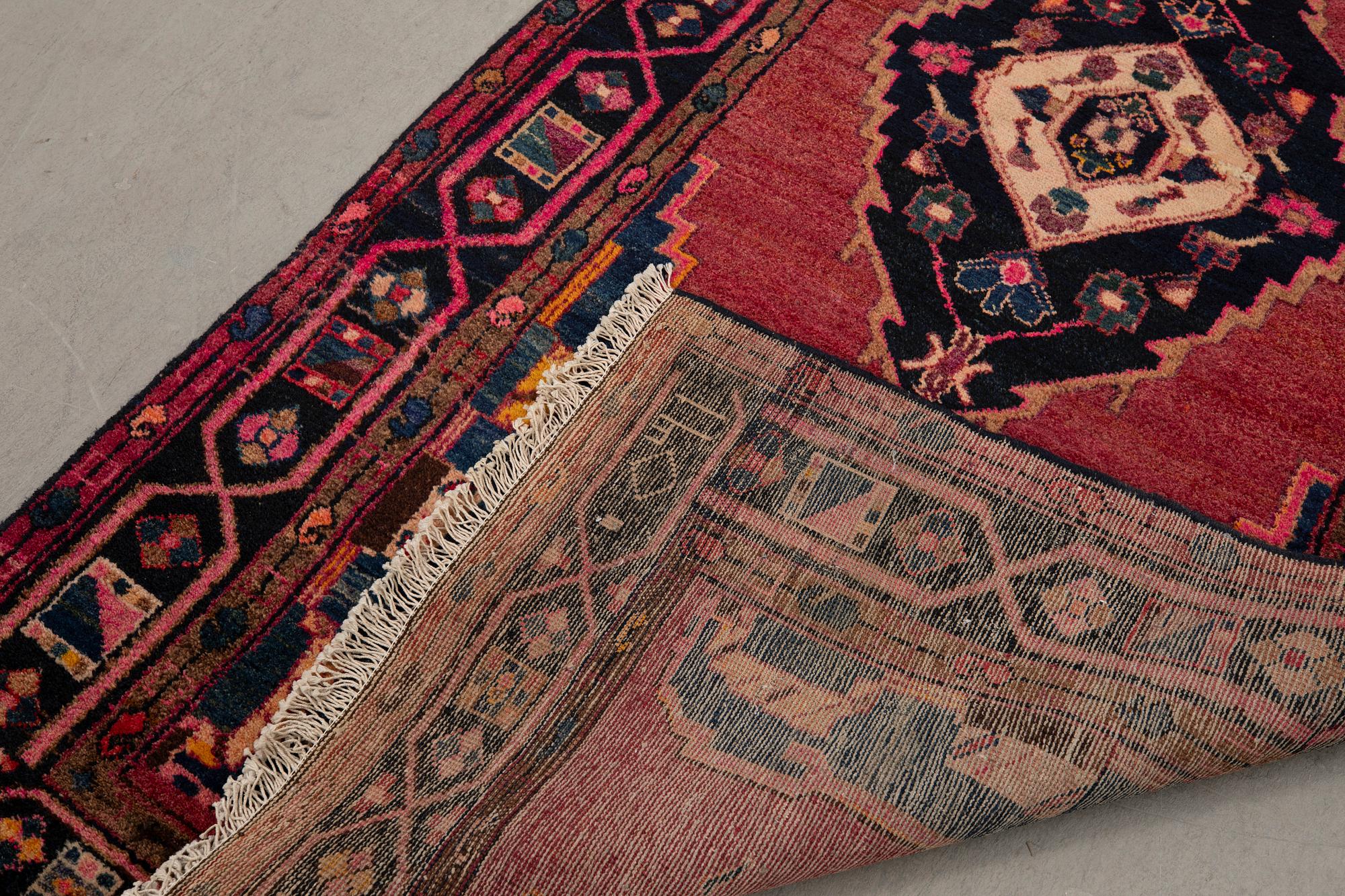 Matta, Lori, ca 142 x 120 cm.