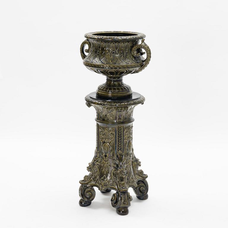 A majolica pedestal with urn from Rörstrand, early 20th Century.