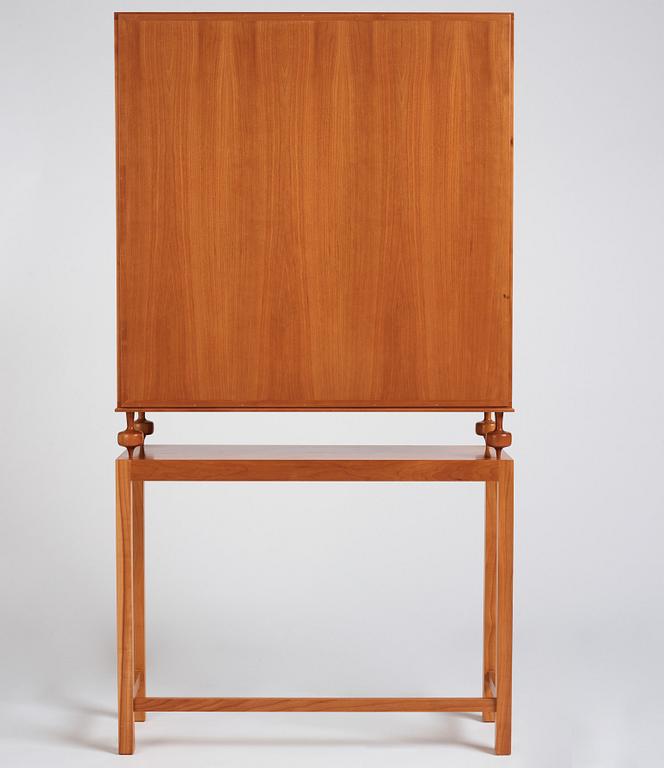 Josef Frank, a mahogany showcase cabinet model "2077", Firma Svenskt Tenn, Sweden.