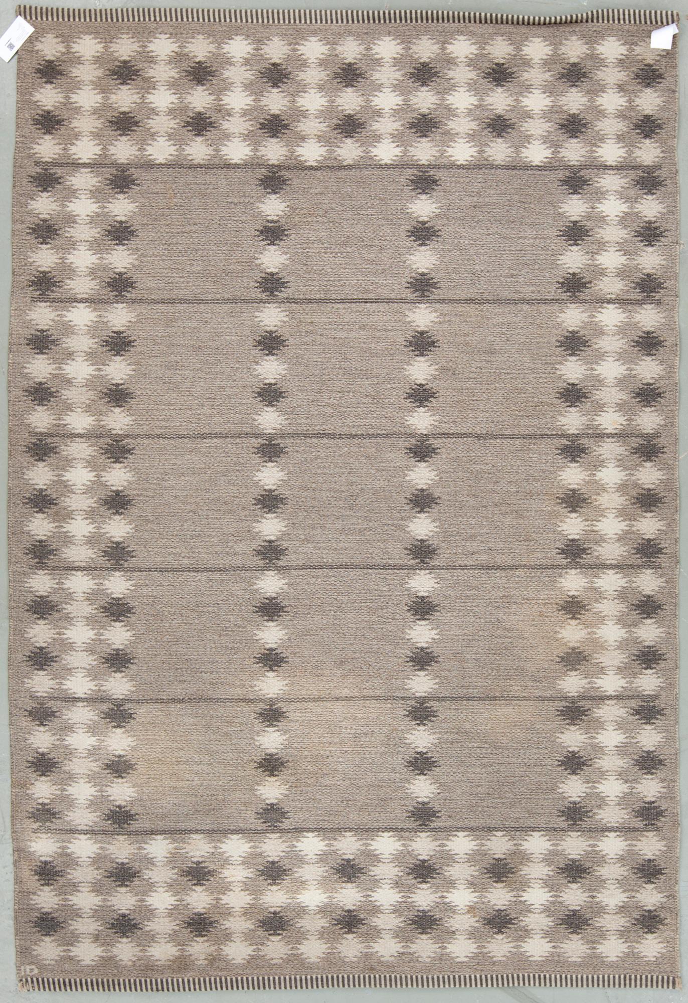 MATTA, Ingrid Dessau, signerad ID. Dubbelvävd. Ca 211x145 cm.