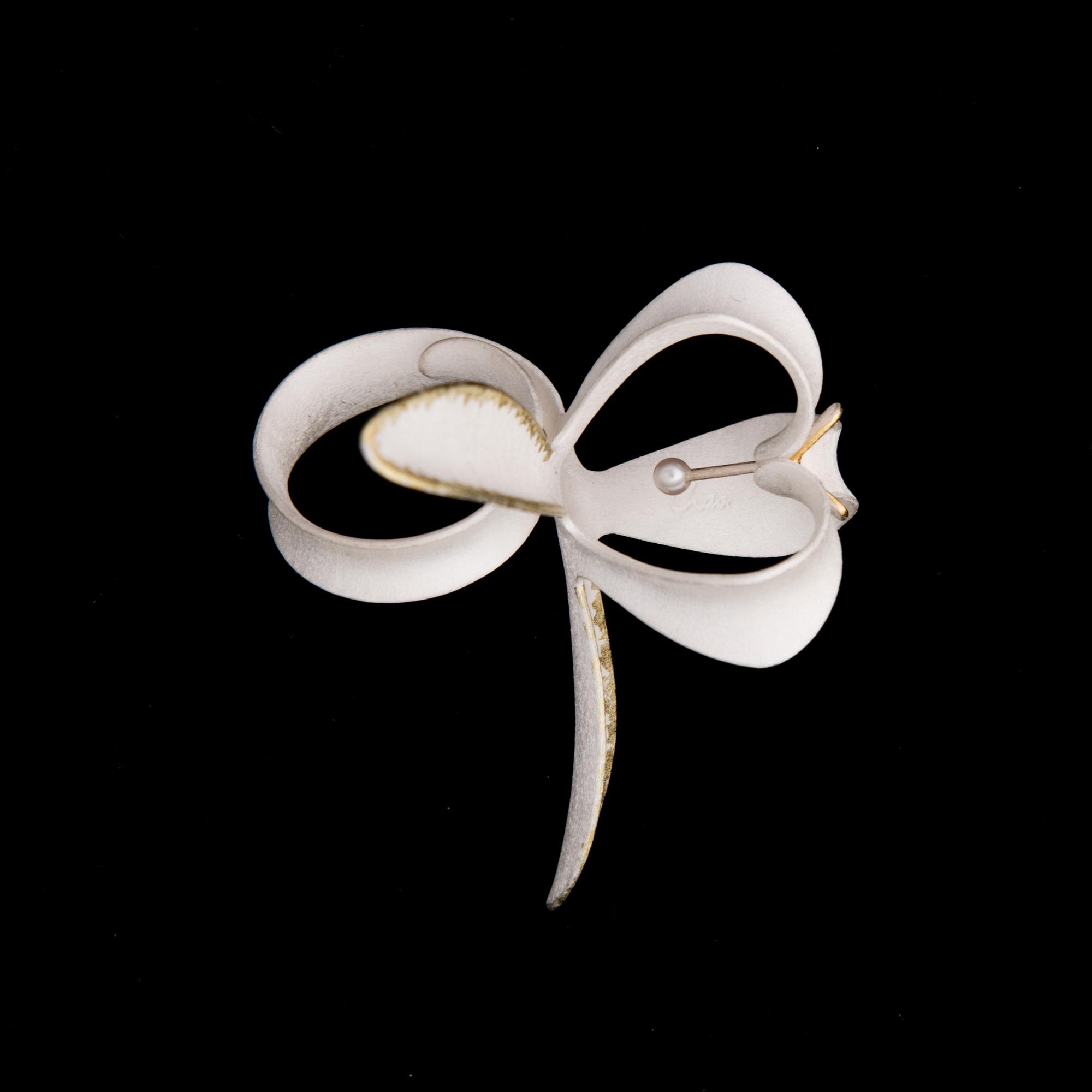 CHAO-HSIEN KUO, RING, "Golden Margarita", silver, pärla, 2008.