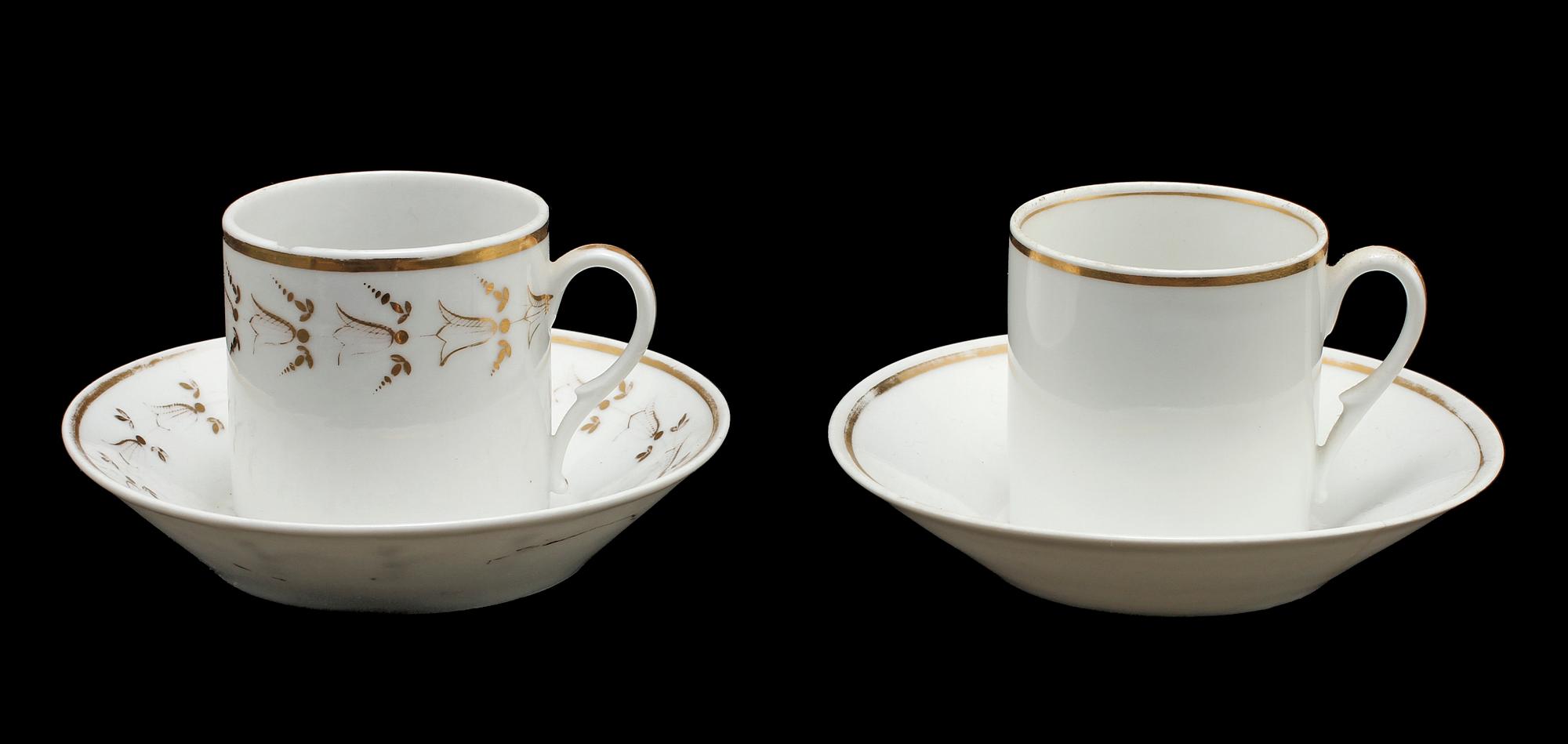 KAFFEKOPPAR med FAT, 4+1, porslin, empire, 1800-talets första hälft.