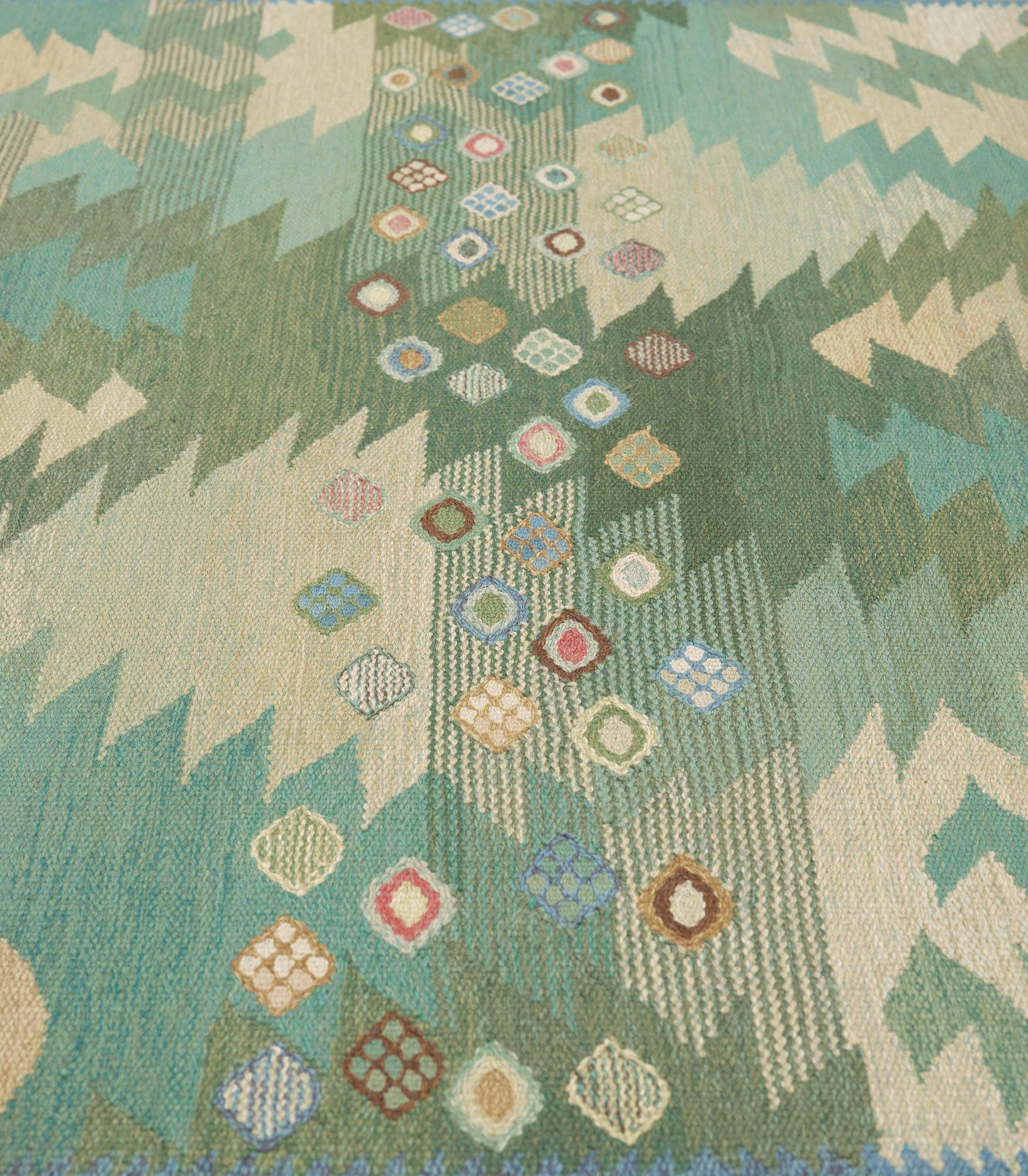 Barbro Nilsson, MATTA. "Tånga, grön H". Gobelängteknik. 256 x 166,5 cm. Signerad AB MMF BN.