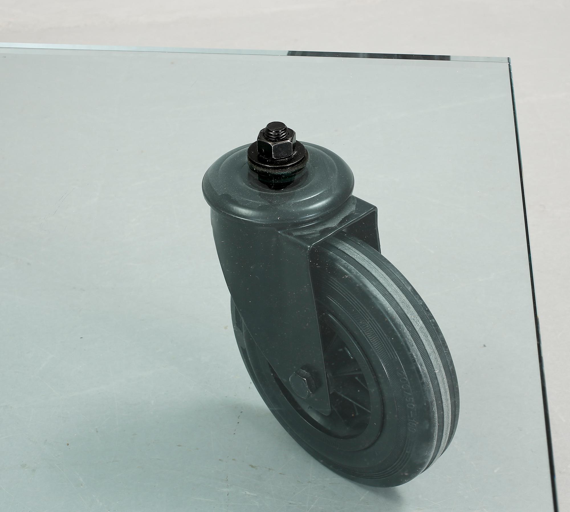 SOFFBORD, "Tavolo con ruote", Gae Aulenti, Fontana Arte, Italien.