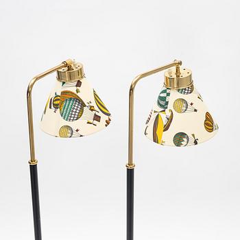 Josef Frank, golvlampor, 2 st snarlika, modell 1842, Svenskt Tenn.