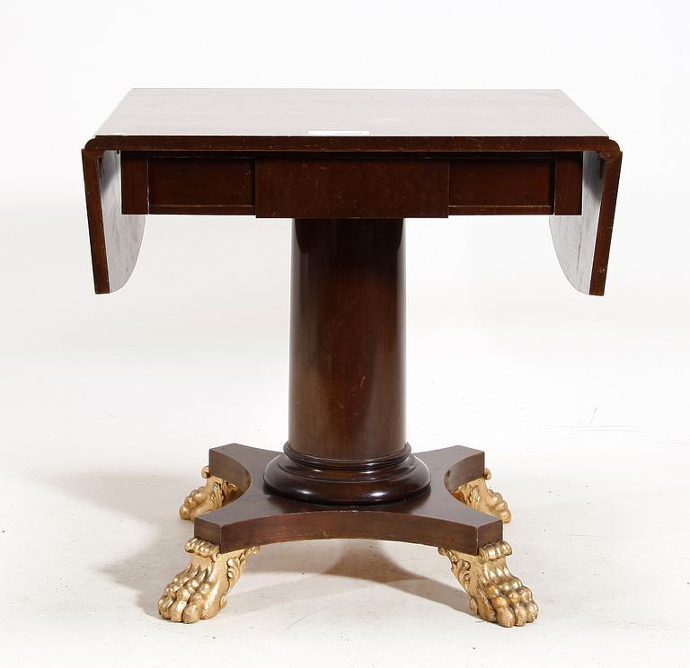 SALONGSBORD. Karl Johanstil, 1900-tal.