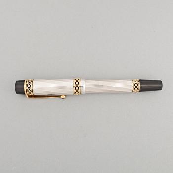 RESERVOARPENNA, Mont Blanc, numrerad 1108/4810, modellen lanserades år 2000.