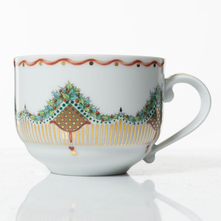 Royal Copenhagen, a porcelain dinner service, "Christmas Joy" (68 pieces).