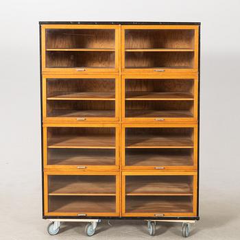 Display cabinet, 20th century.