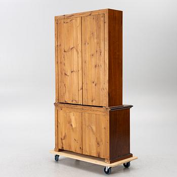 Bookcabinet, second half of the 19th century.