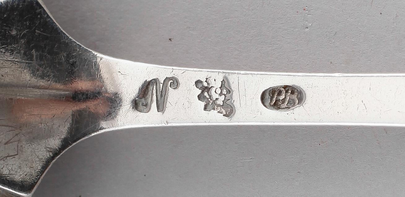 MATSKED, silver, Petter Bernegau, Stockholm 1725. Vikt ca 50 g.