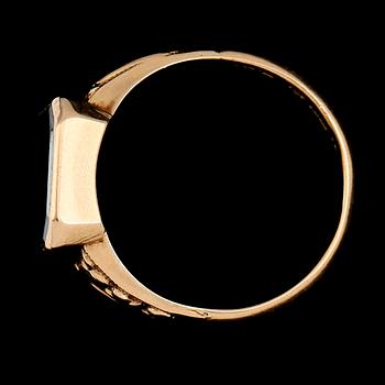 KLACKRING, 18K guld, svenska stämplar KG 1959. Onyx. Vikt ca 7 g.