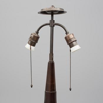 LAMPFOT/GOLVLAMPA, 1930/40-tal.