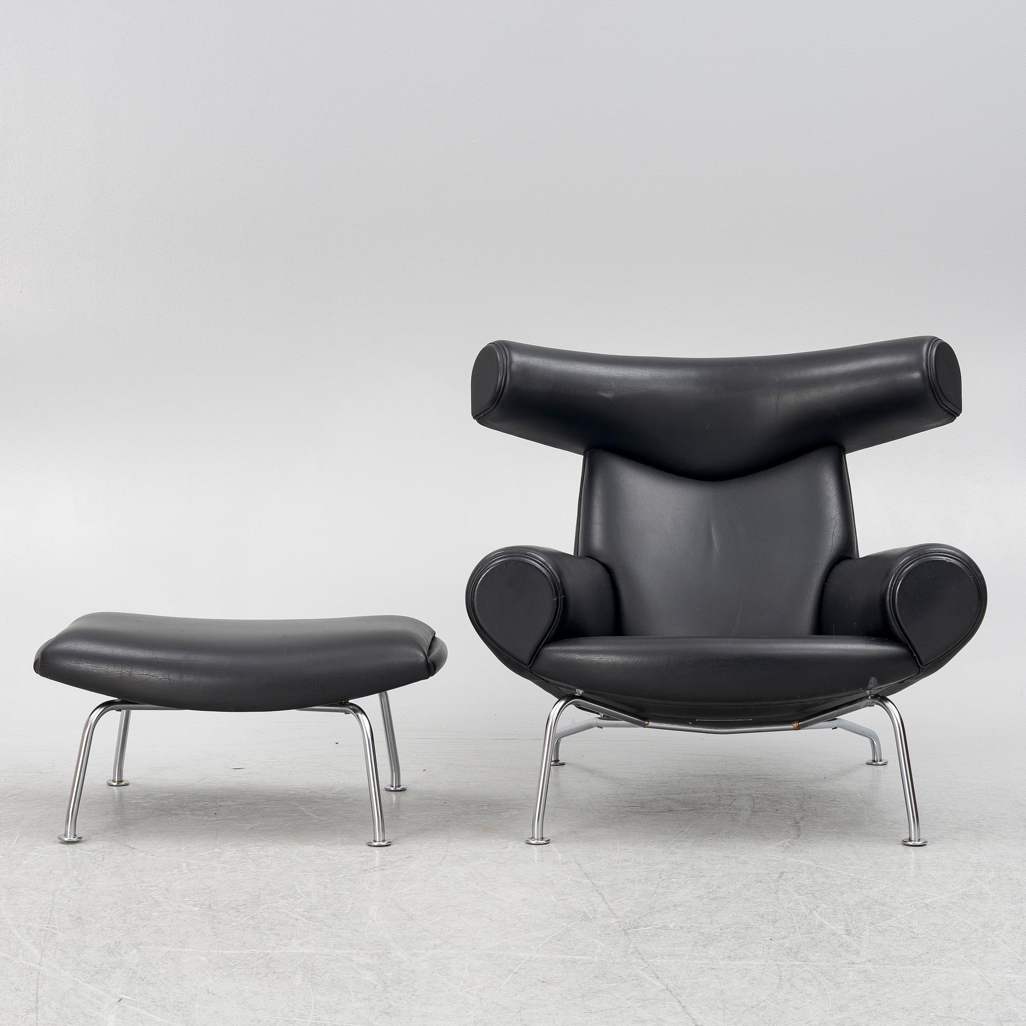 Hans J. Wegner, fåtölj med fotpall, "Ox Chair", EJ-100, Erik Jørgensen Møbelfabrik A/S, Svendborg, Danmark.