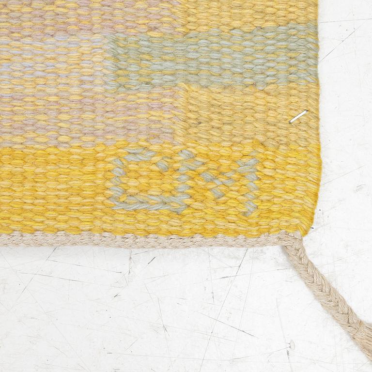 Carl Malmsten, matta "Capella, gul", rölakan, ca 240 x 164 cm, signerad CM.