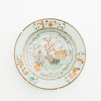 A Chinese porcelain plate, Qing dynasty, Yongzheng (1723-35).