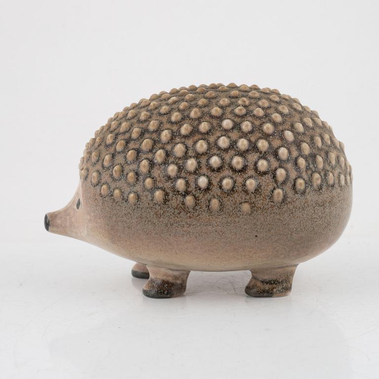 Lisa Larson, figurin, "Igelkott", Gustavsberg för NK, Nordiska Kompaniet i samarbete med WWF. Limiterad upplaga 2200.