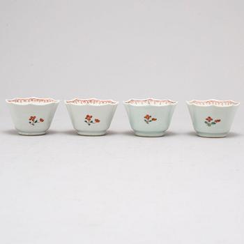 Five (4+1) famille rose and imari cups, Qing dynasty, Qianlong (1736-95).