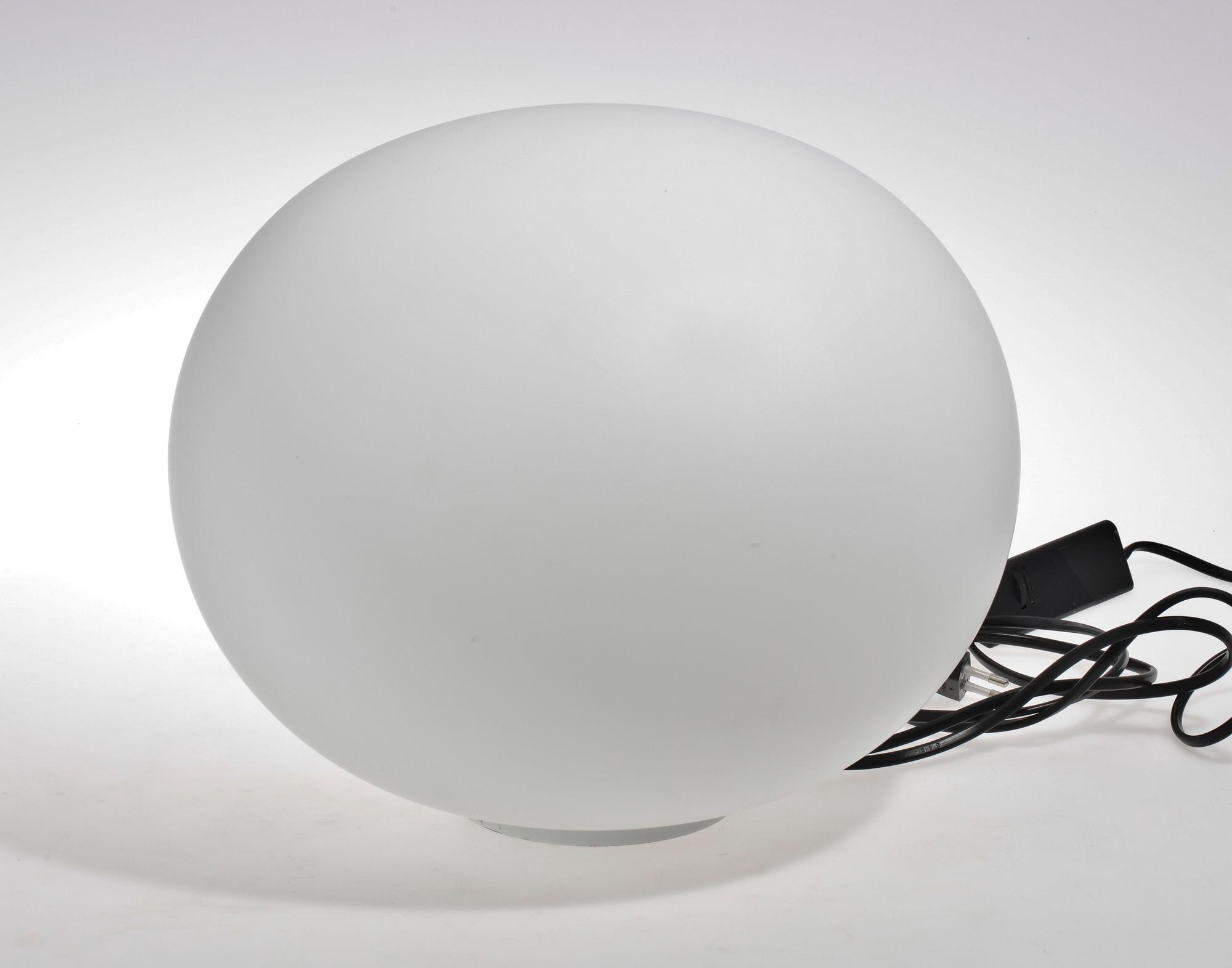 BORDSLAMPA, glas, "Glo-ball", Jasper Morrison, Flos, Italien.