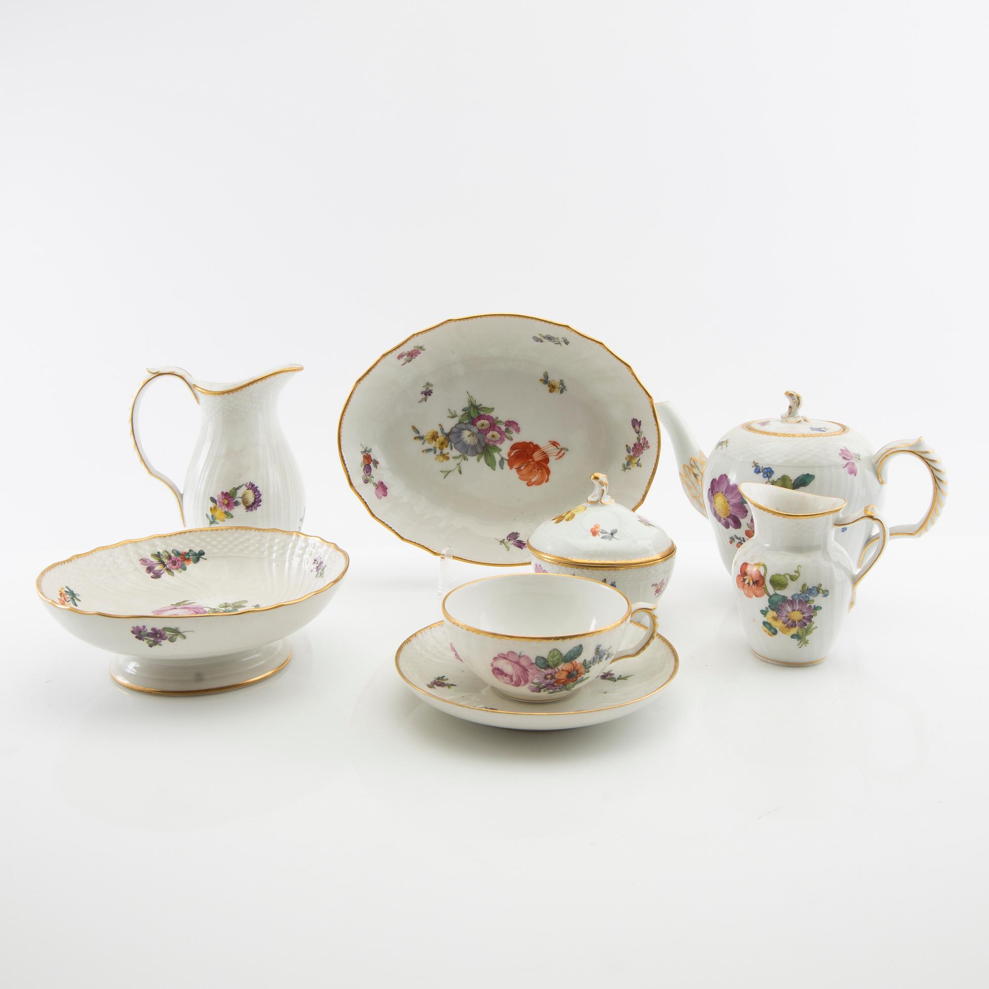 Service "Saxisk Blomst" 12 pcs Royal Copenhagen Denmark porcelain mid-20th century.