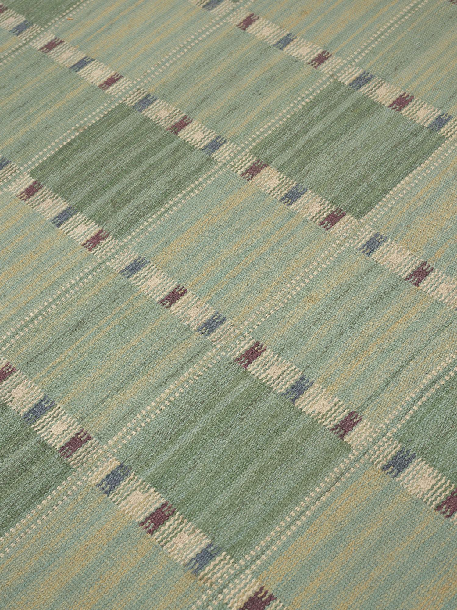 Barbro Nilsson, Matta, "Falurutan grön Fabiola", rölakan, ca 307,5 x 200,5-202,5 cm, signerad AB MMF BN.