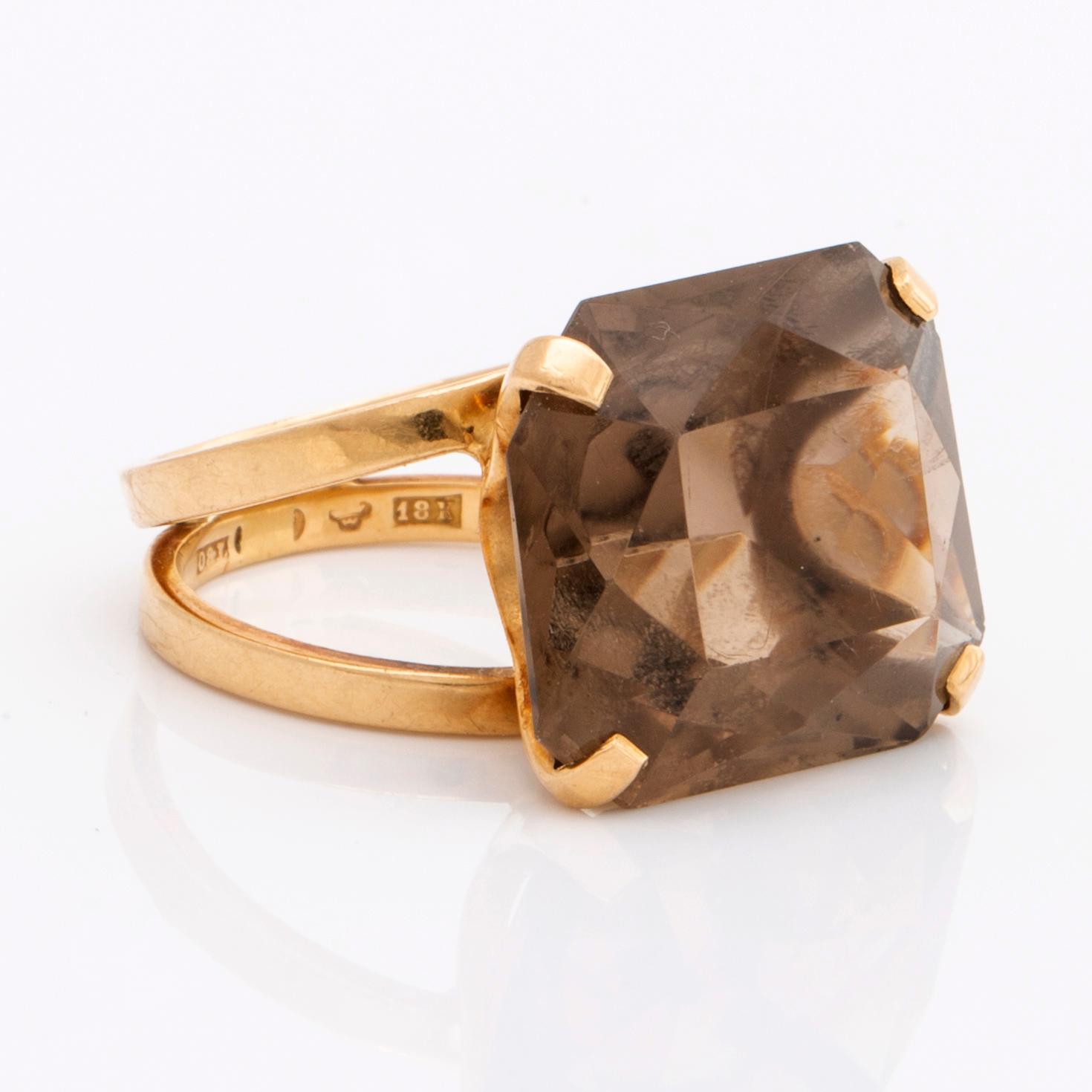 RING 18K gold smoky quartz approx 20 x 15 mm, size 55,5.