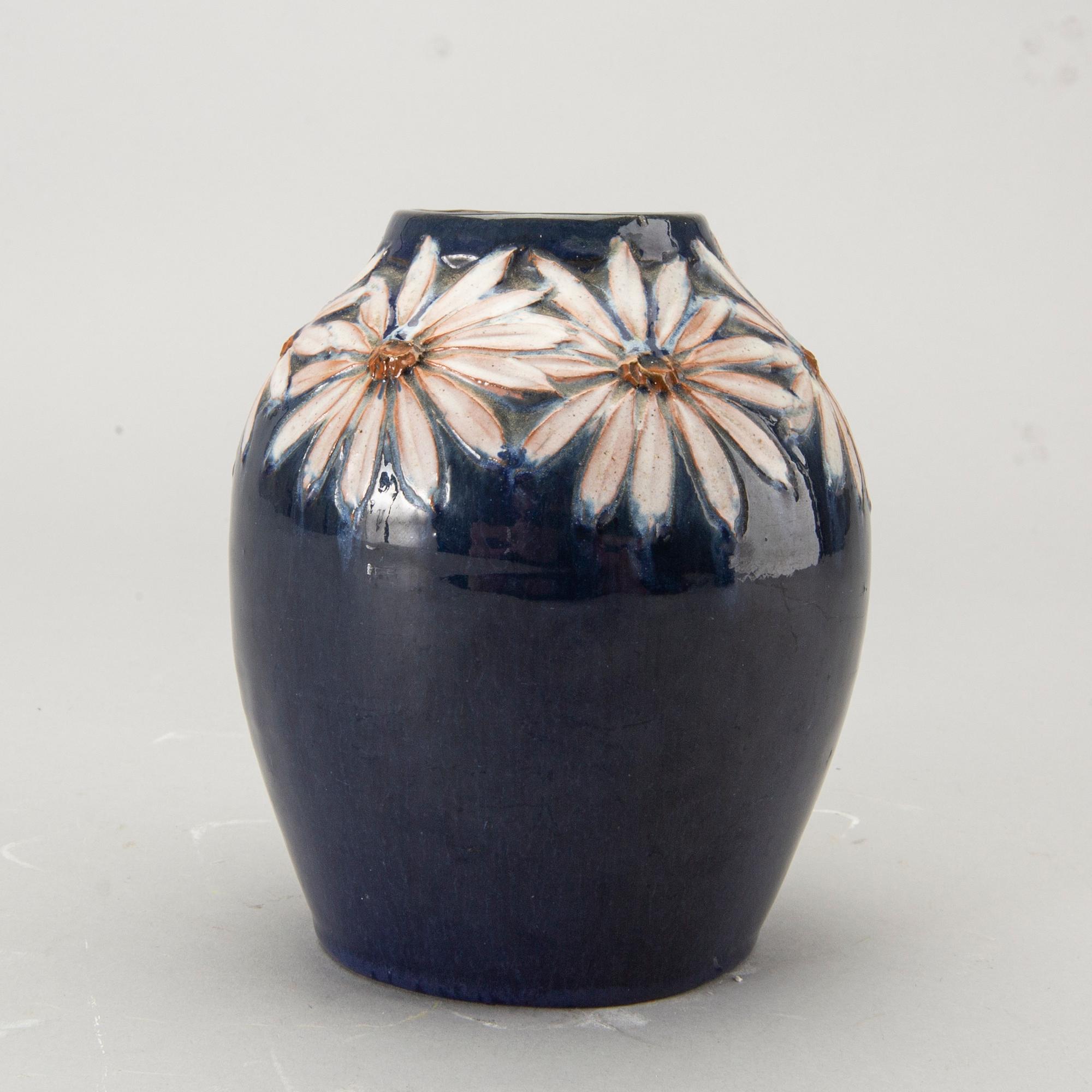 HILMA PERSSON-HJELM, vas, art nouveau, signed 1915.