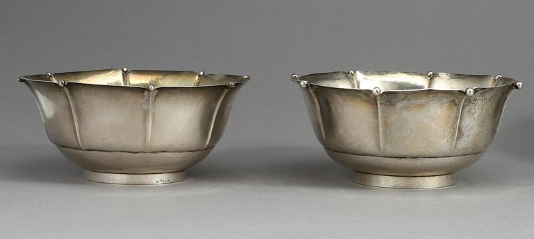 SKÅLAR, 4 st, silver, 1900-tal, bla Stockholm. Vikt ca 1046 gram.