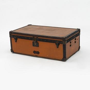 Louis Vuitton, orange Steem Trunk from the early 20th century.