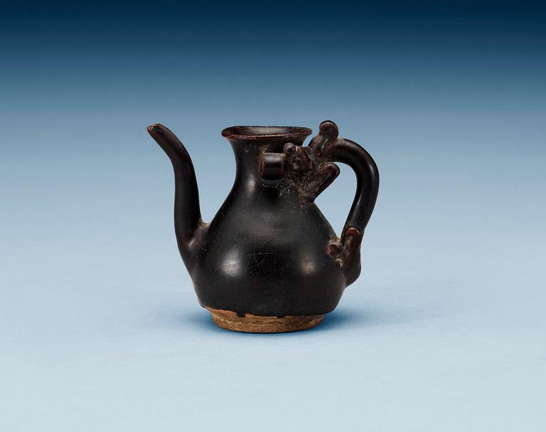 A brown glazed pot, Song/Yuan dynasty.